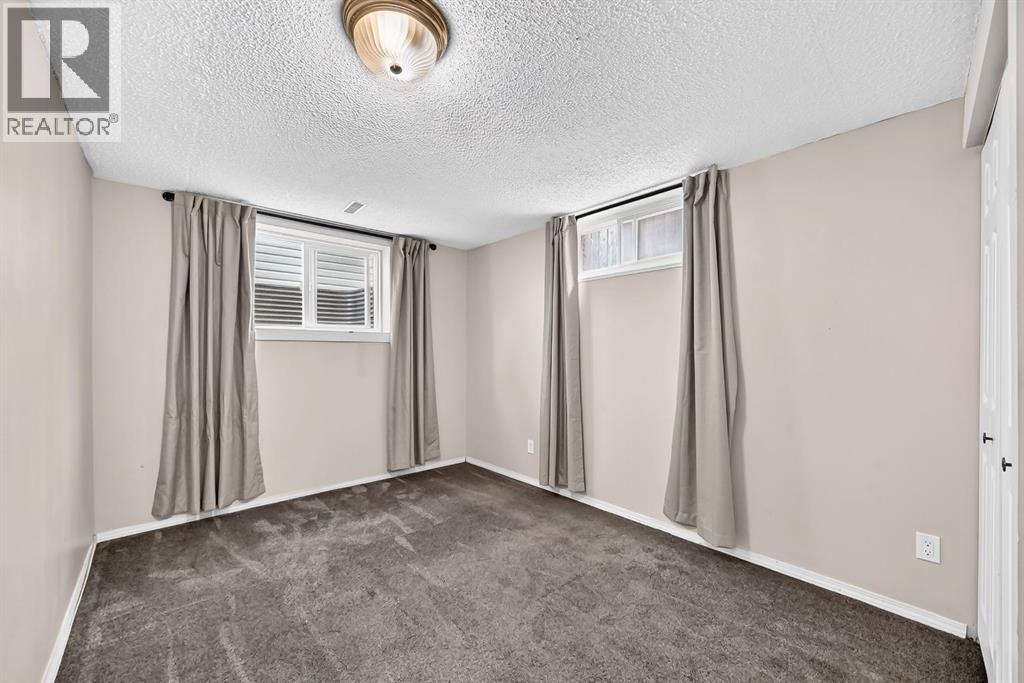 7964 Huntington Road NE - Image 30