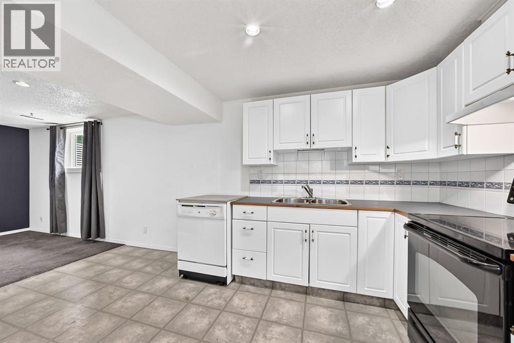 7964 Huntington Road NE - 29