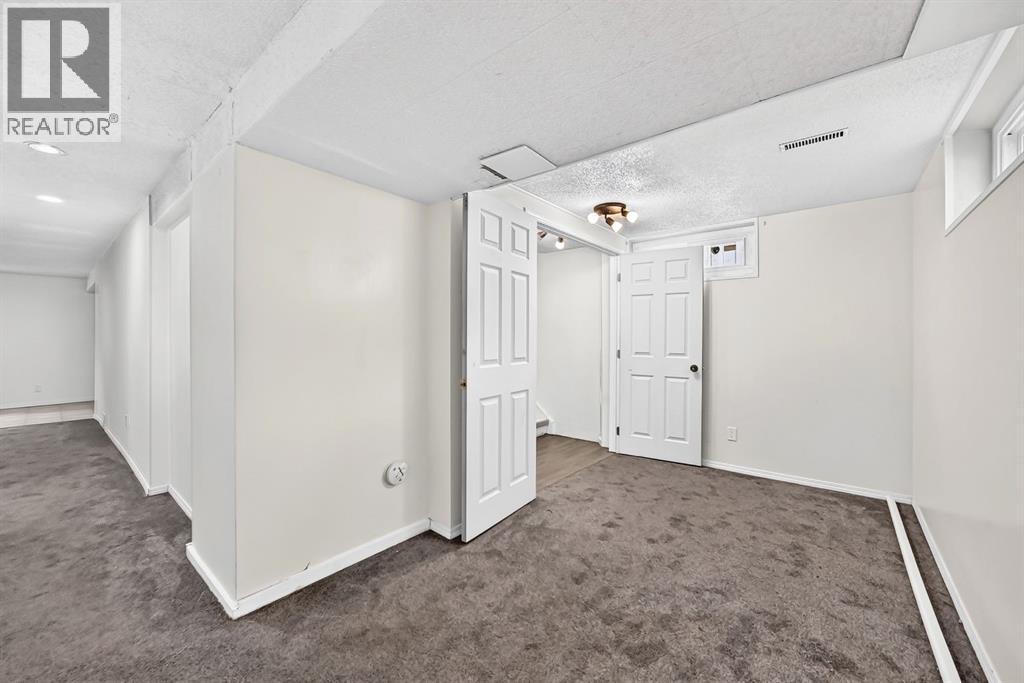 7964 Huntington Road NE - Image 23