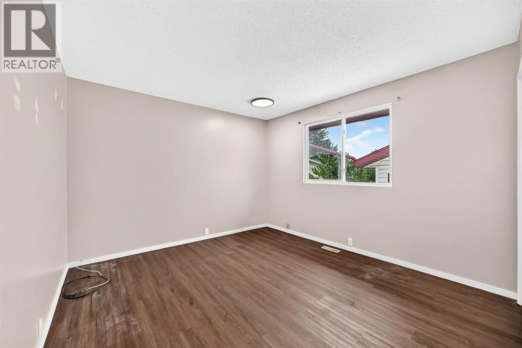 7964 Huntington Road NE - Image 12