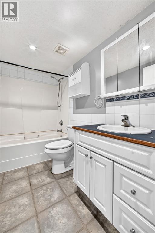 7964 Huntington Road NE - 33