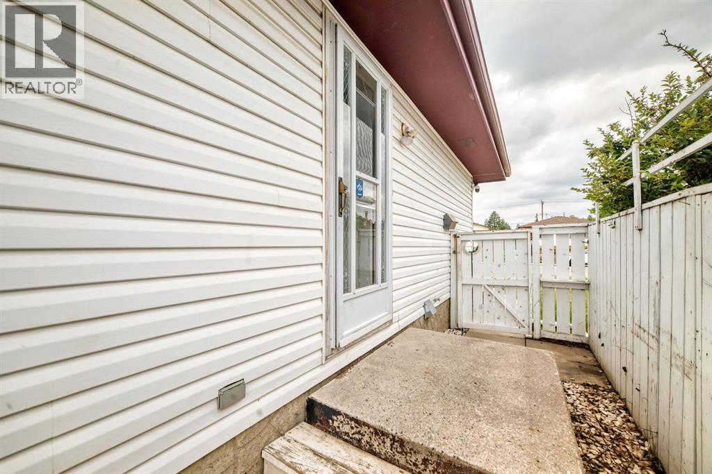 7964 Huntington Road NE - Image 42
