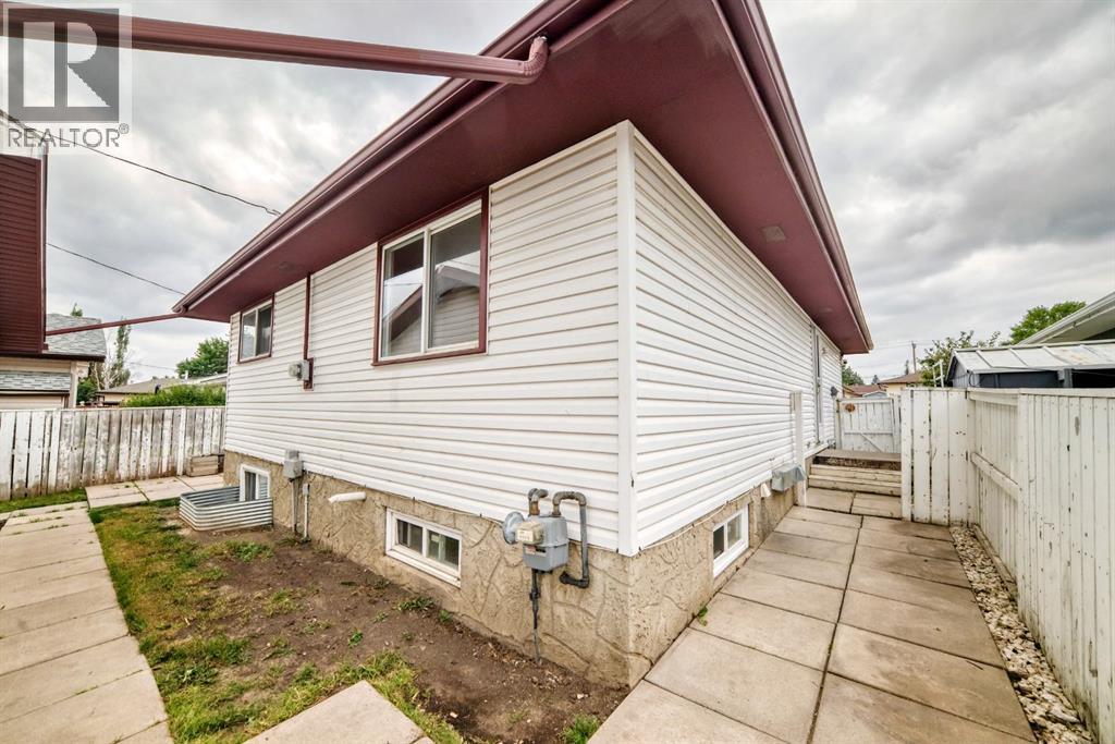 7964 Huntington Road NE - Image 45
