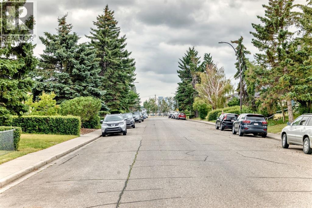7964 Huntington Road NE - 49