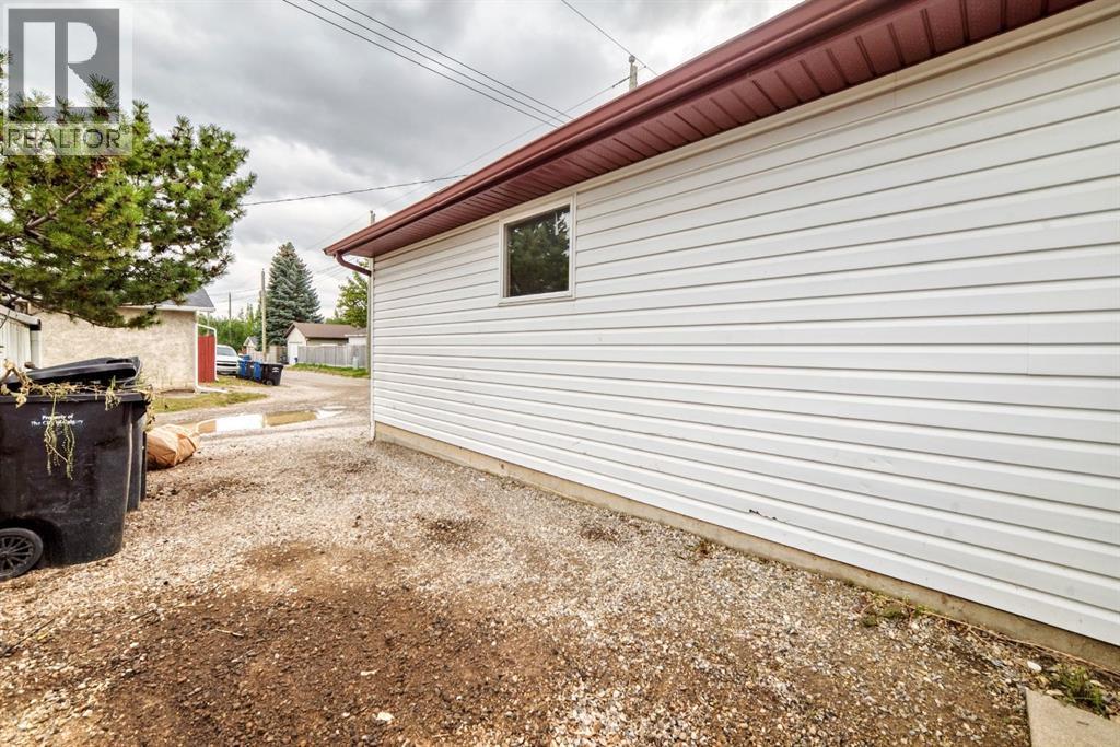 7964 Huntington Road NE - Image 46