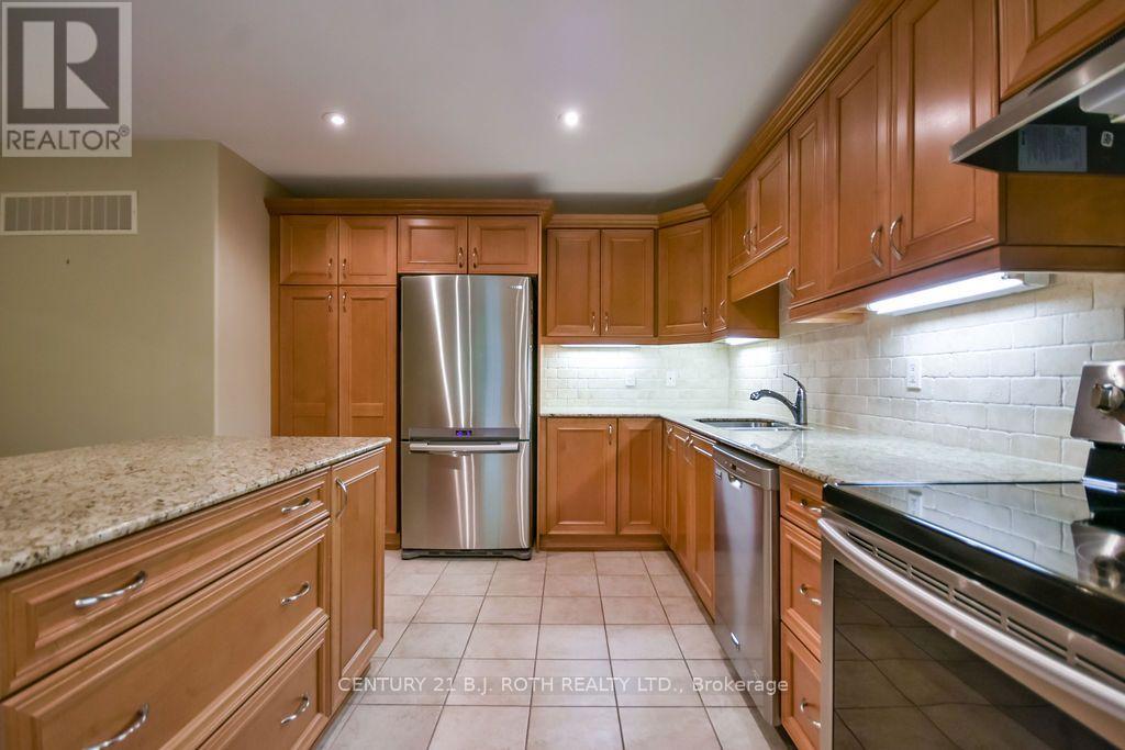 #27 318 LITTLE AVENUE - 12