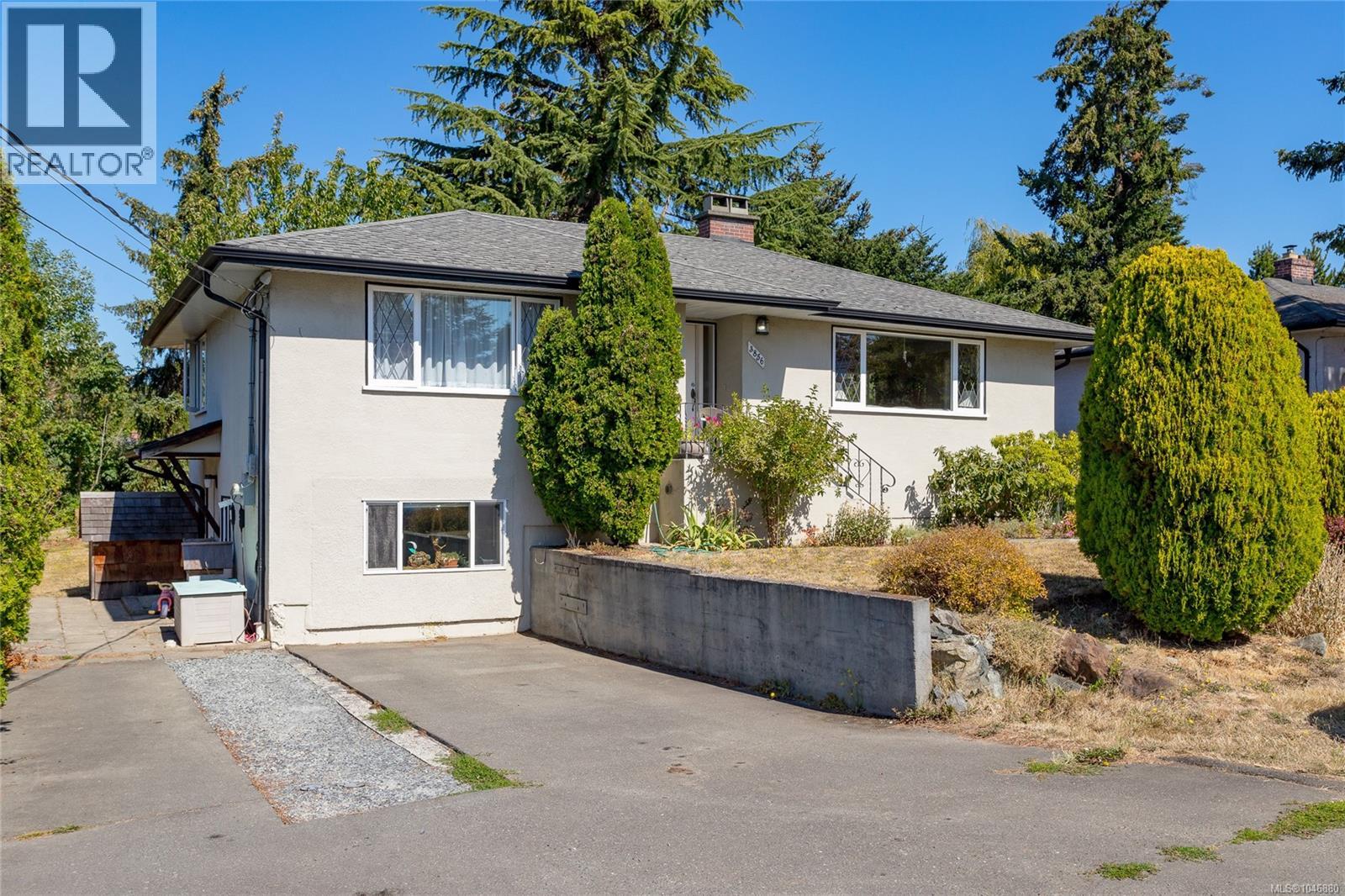  3856 Diamond Street, Saanich