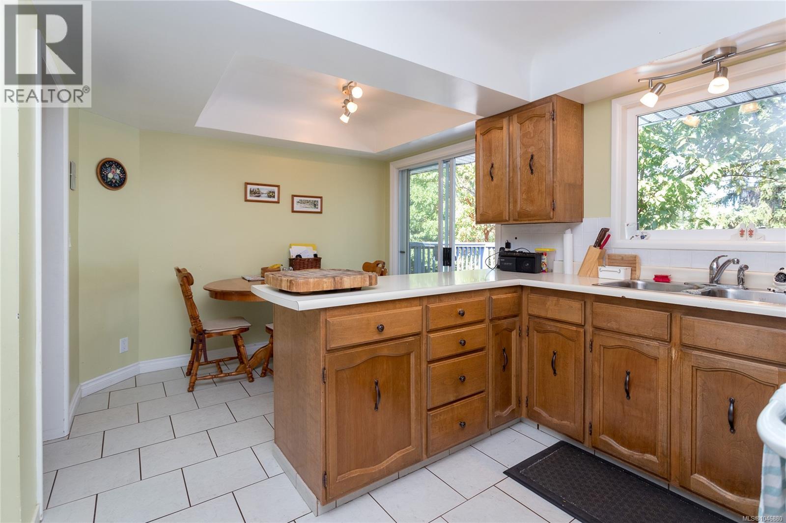  3856 Diamond Street, Saanich