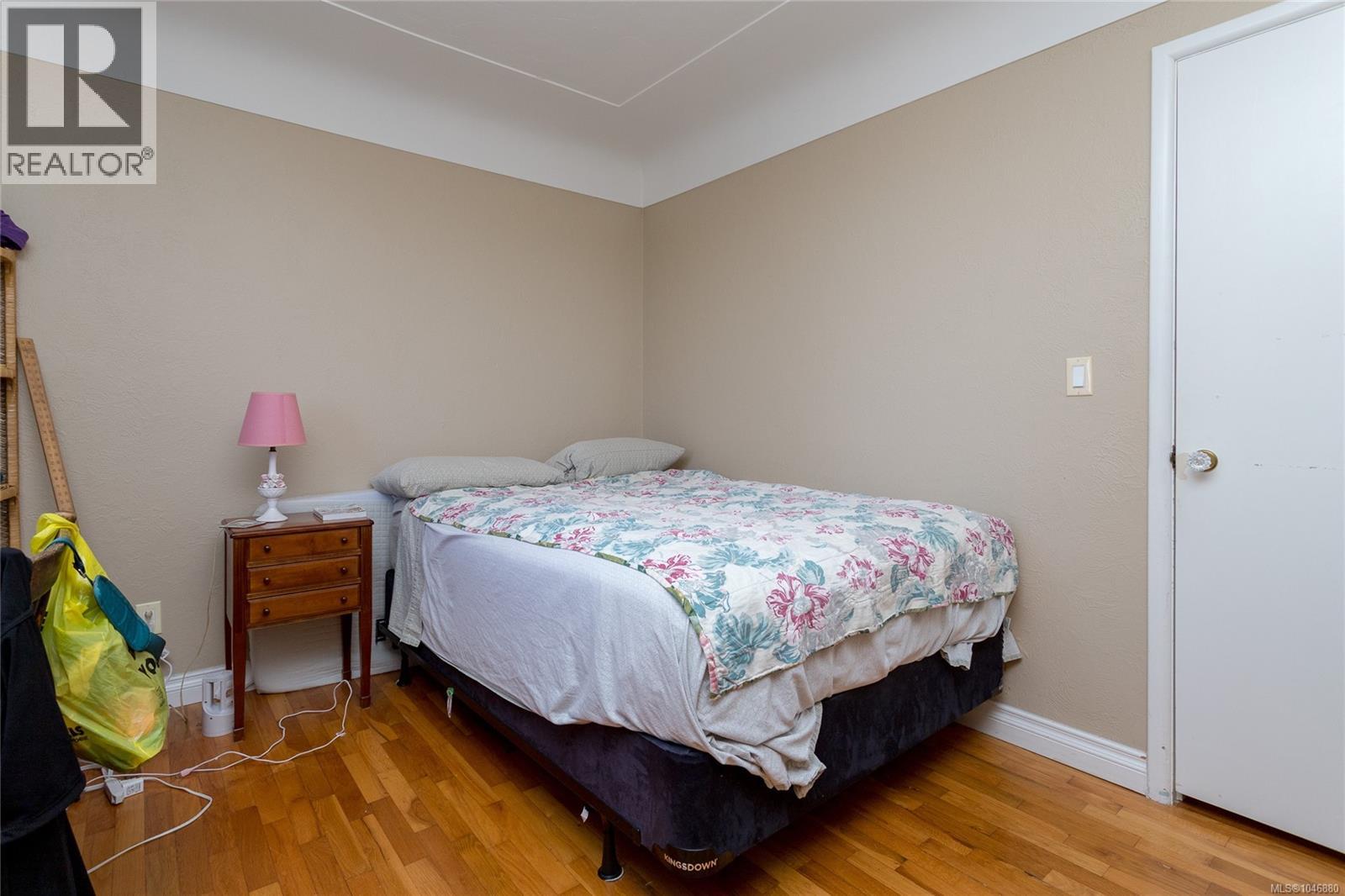  3856 Diamond Street, Saanich