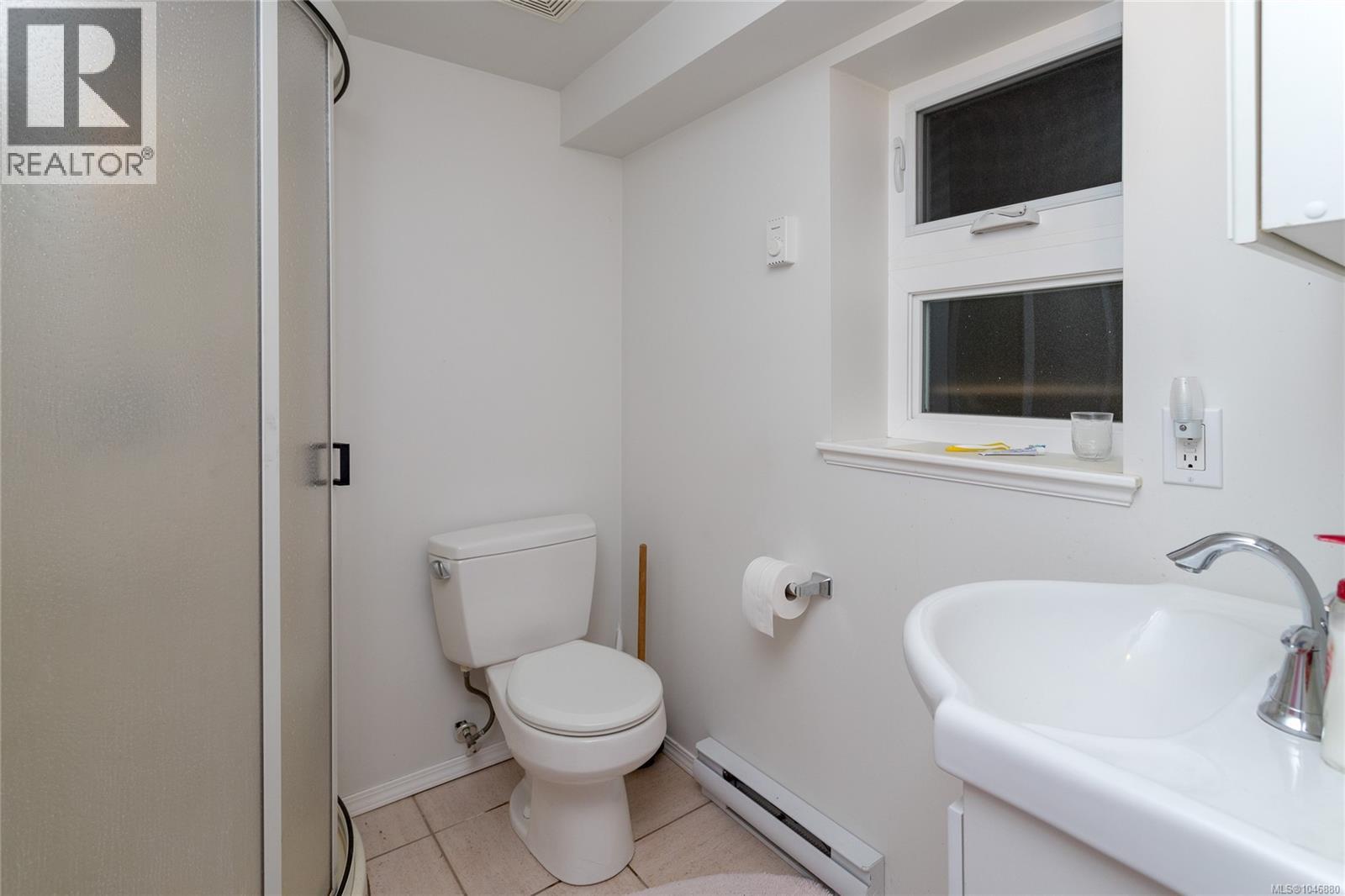  3856 Diamond Street, Saanich