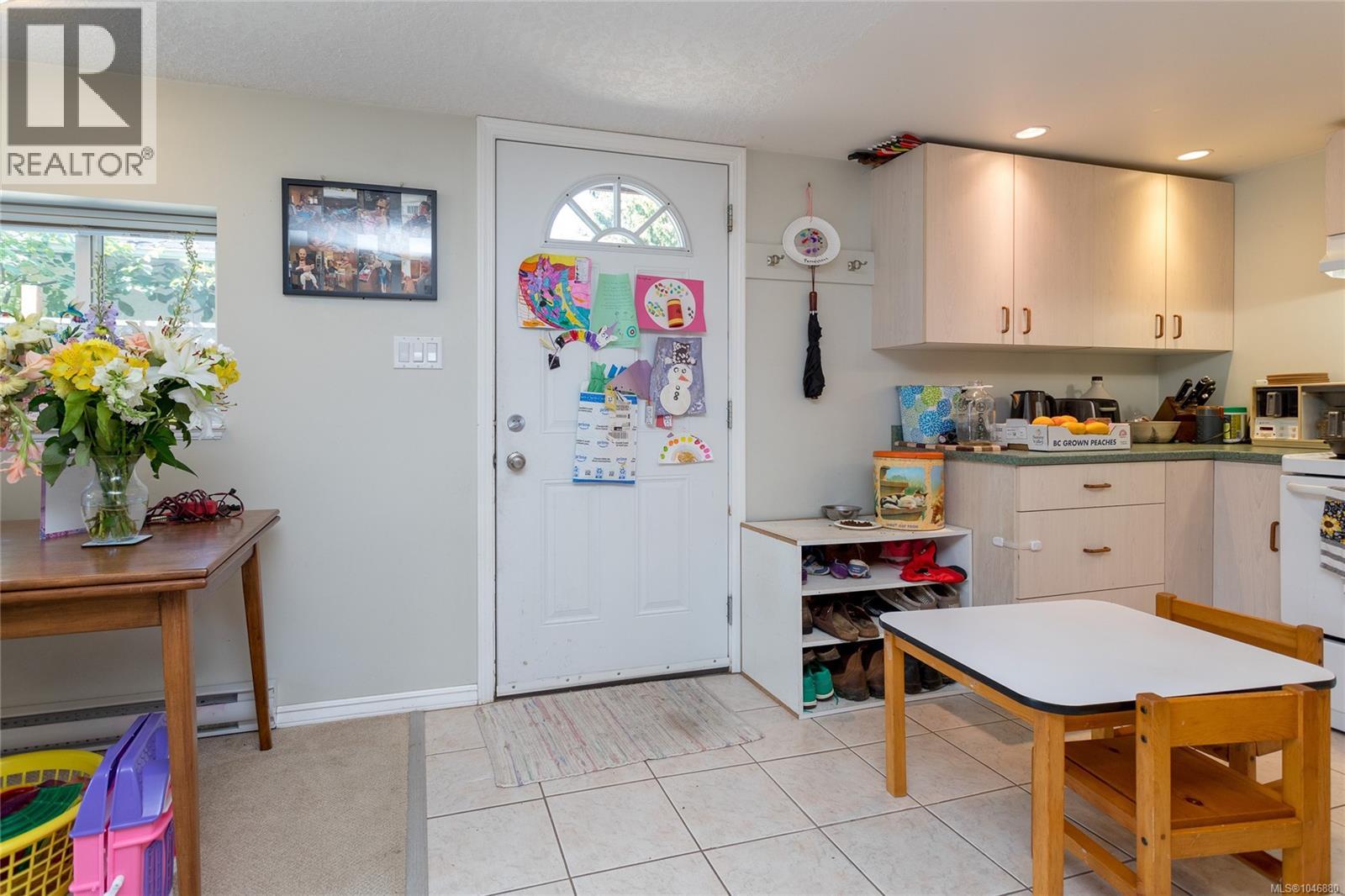  3856 Diamond Street, Saanich