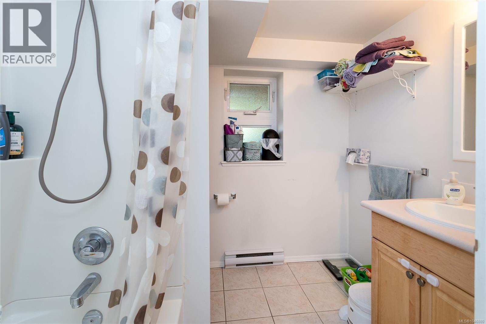  3856 Diamond Street, Saanich