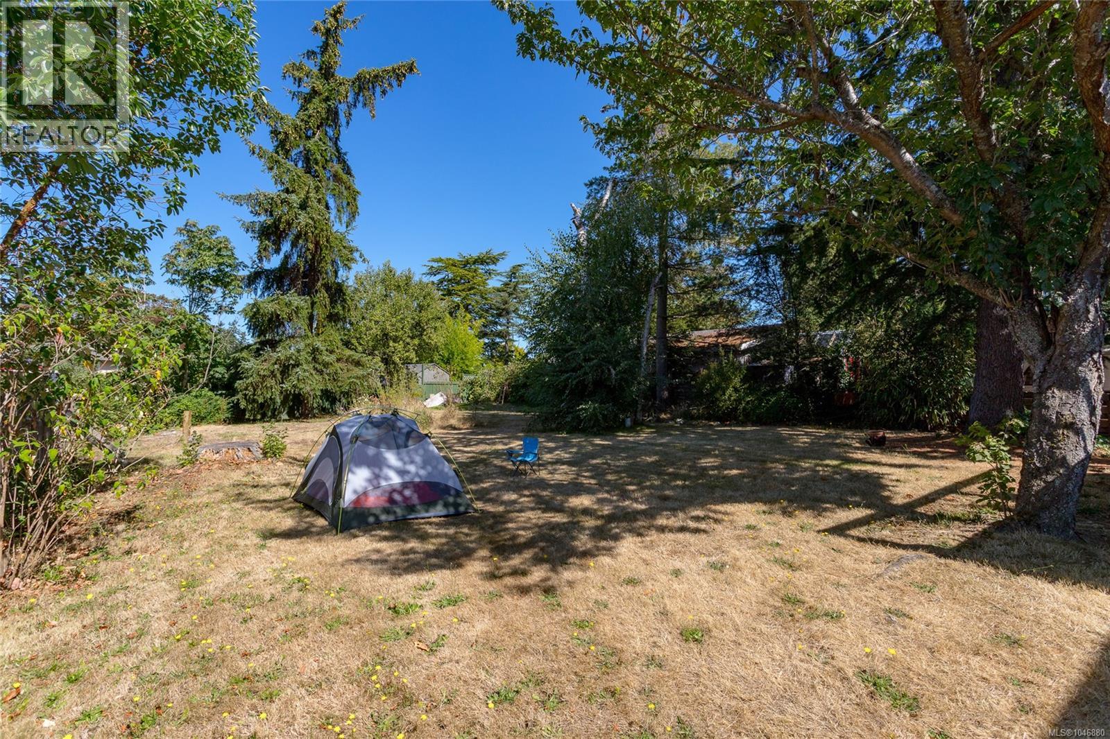  3856 Diamond Street, Saanich