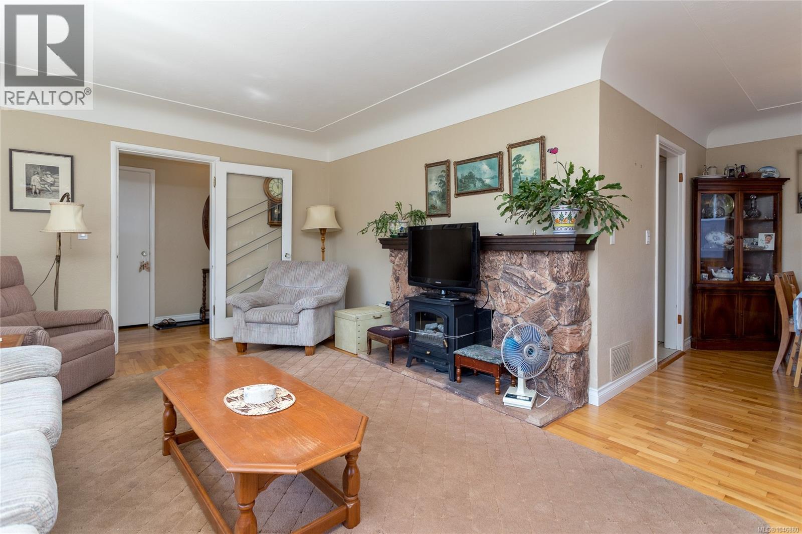  3856 Diamond Street, Saanich