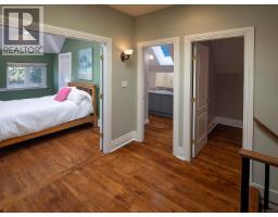 2018 Romney Rd, Victoria, BC V8S4J7 Photo 25