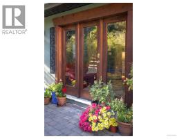 2018 Romney Rd, Victoria, BC V8S4J7 Photo 33