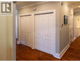 Ensuite - 2018 Romney Rd, Victoria, BC V8S4J7 Photo 8