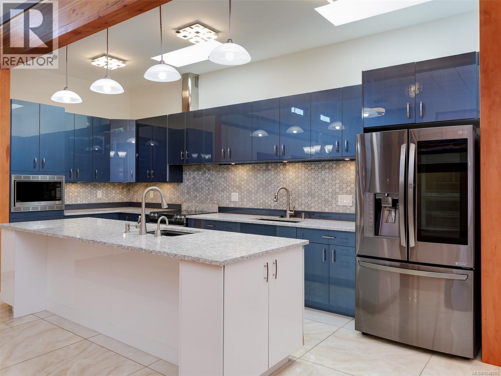 4160 Tyndall Ave - 7