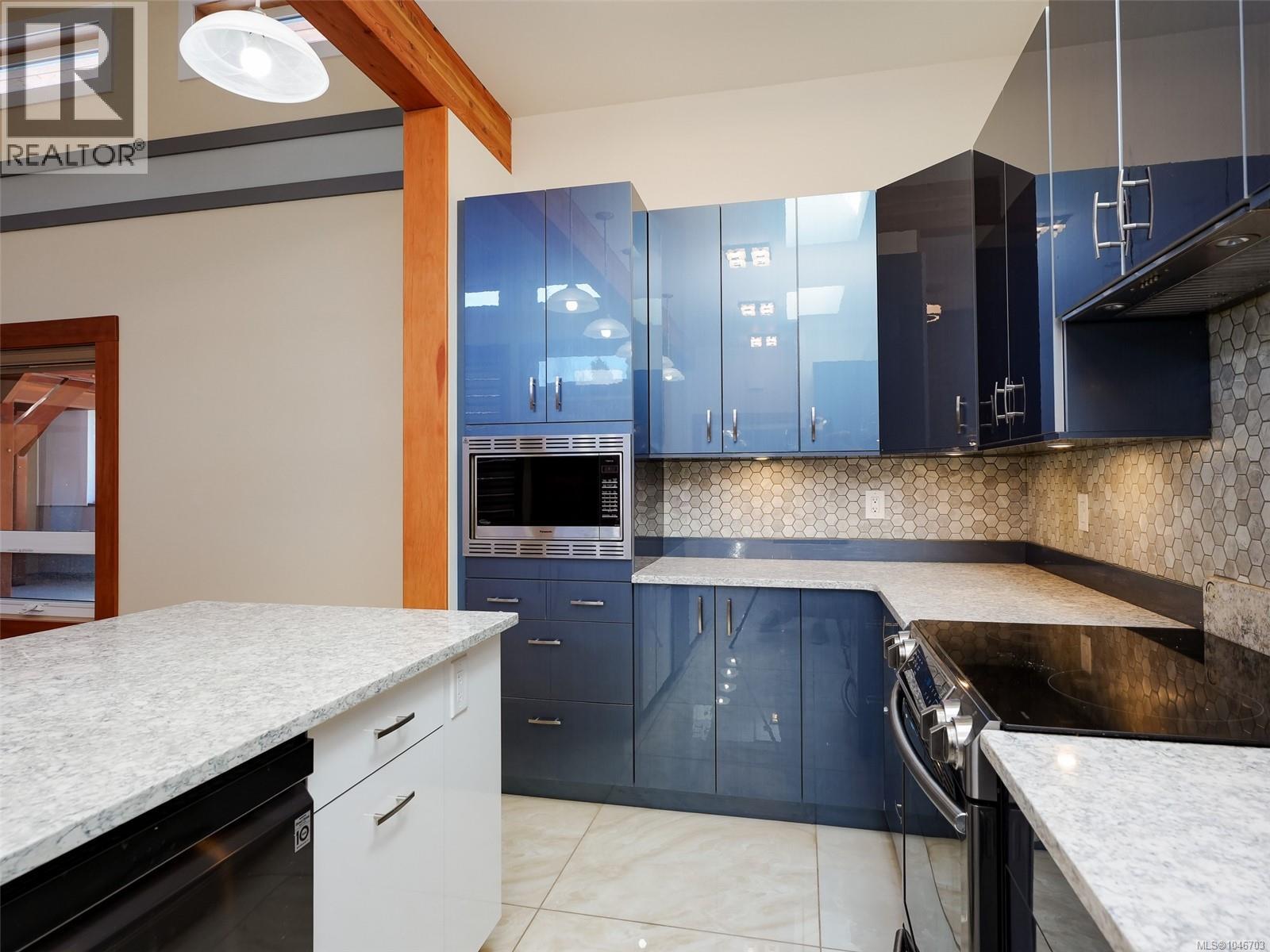 4160 Tyndall Ave - 8