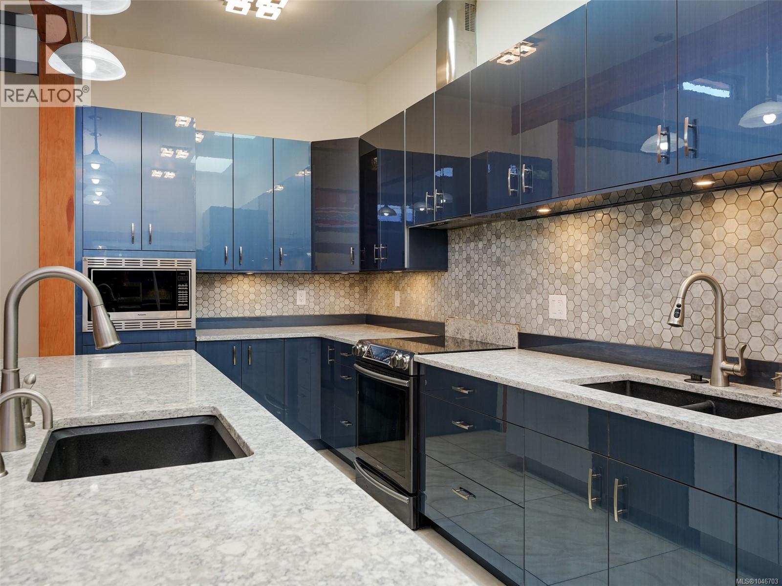  4160 Tyndall Avenue, Saanich
