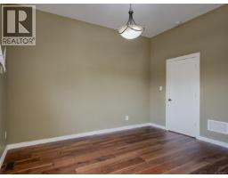 Living room/Dining room - 4160 Tyndall Ave, Saanich, BC V8N3R8 Photo 20