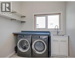 4160 Tyndall Ave, Saanich, BC V8N3R8 Photo 22