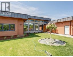 4160 Tyndall Ave, Saanich, BC V8N3R8 Photo 41