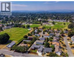 4160 Tyndall Ave, Saanich, BC V8N3R8 Photo 43