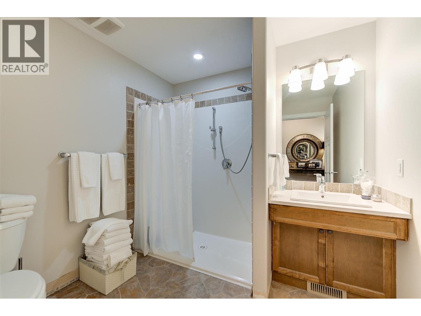 4510-4520 Stewart Road E, Kelowna