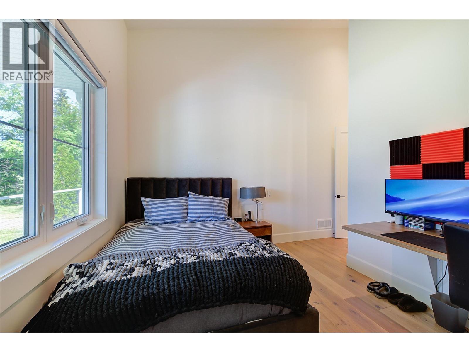 4510-4520 Stewart Road E, Kelowna