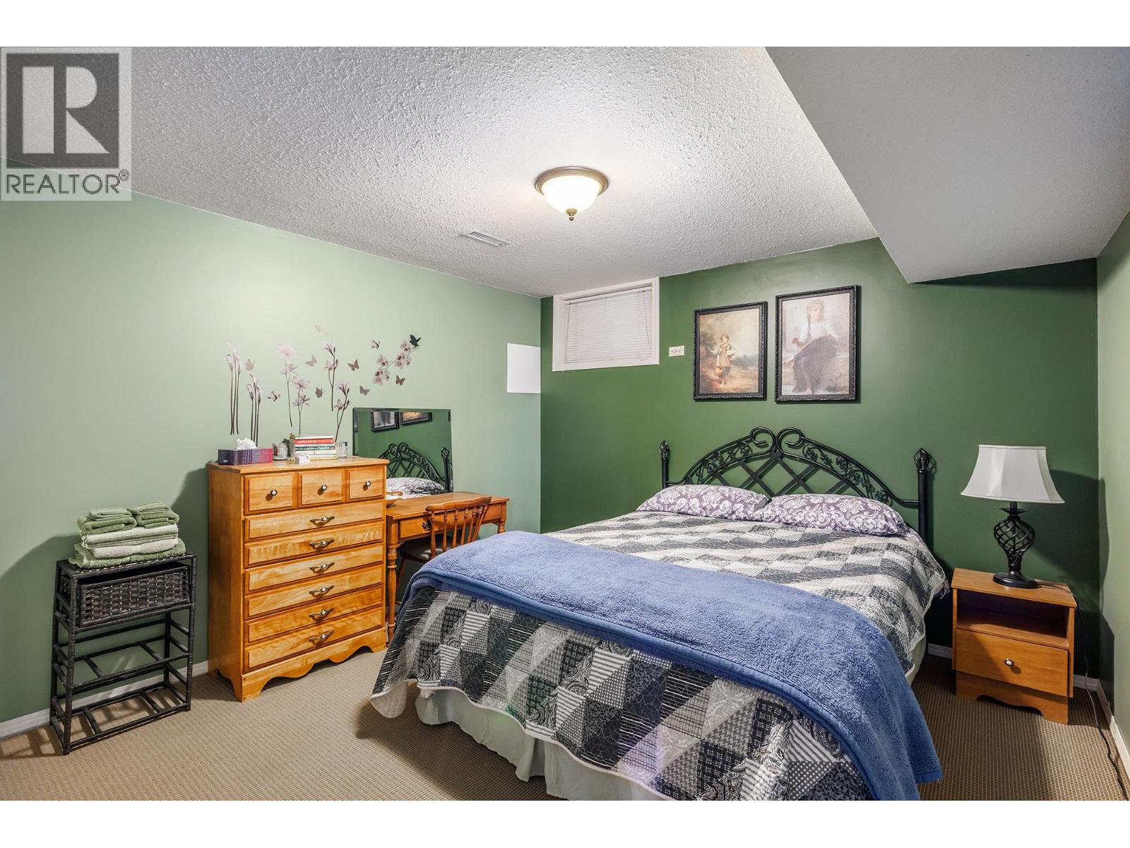 5687 Somerset Avenue - 22