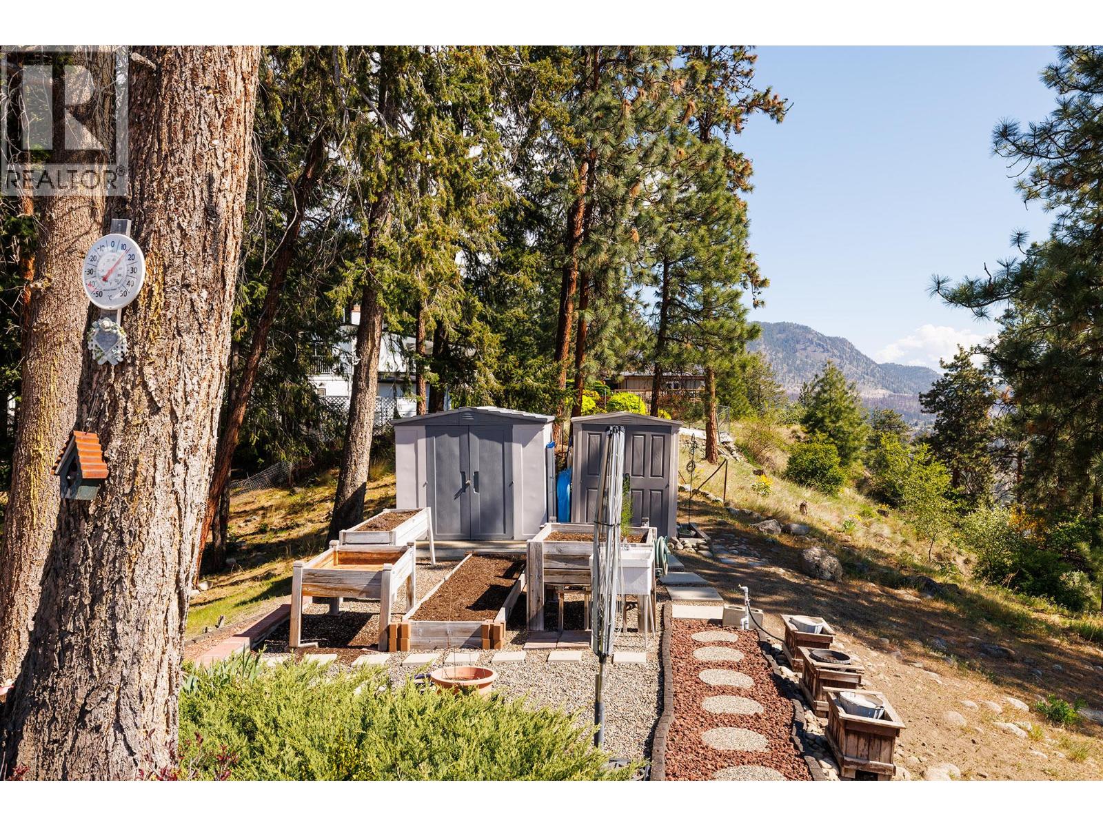 5687 Somerset Avenue, Peachland
