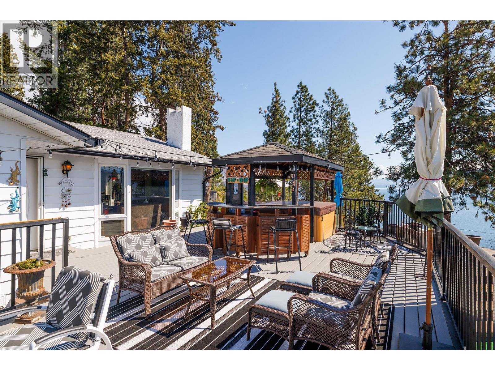 5687 Somerset Avenue, Peachland