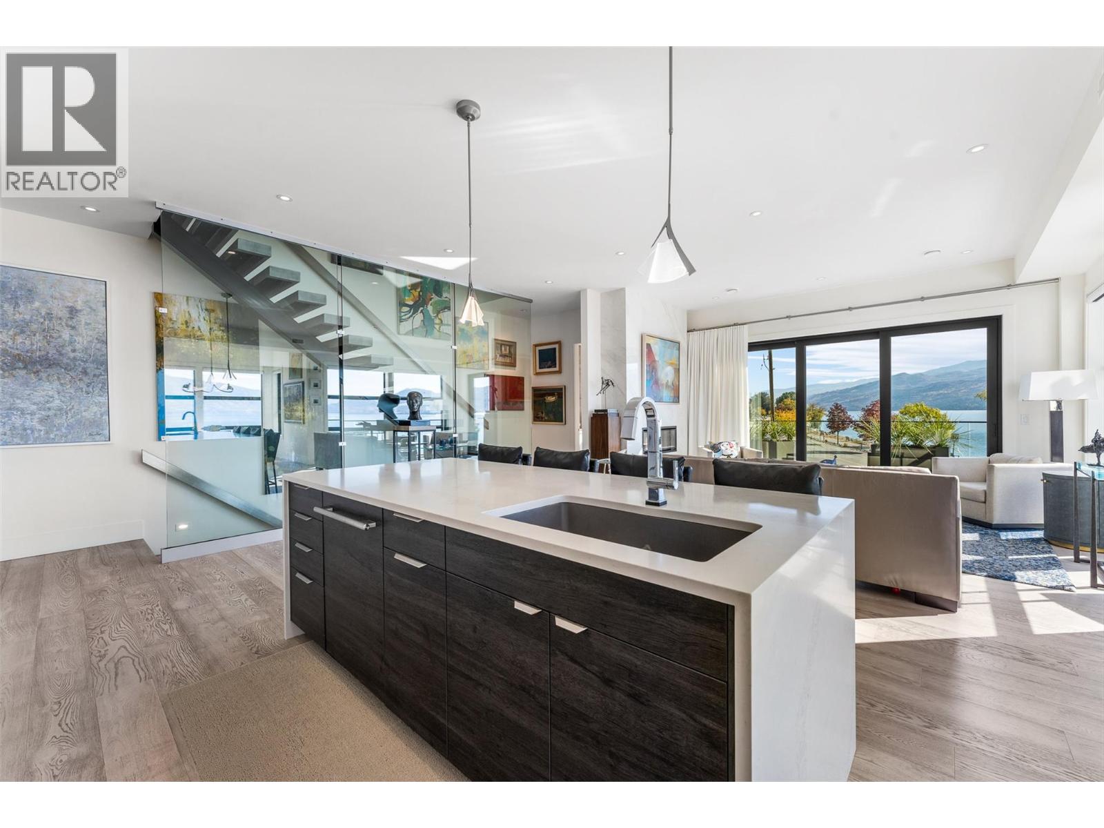 4364 Beach Avenue Unit# 1, Peachland