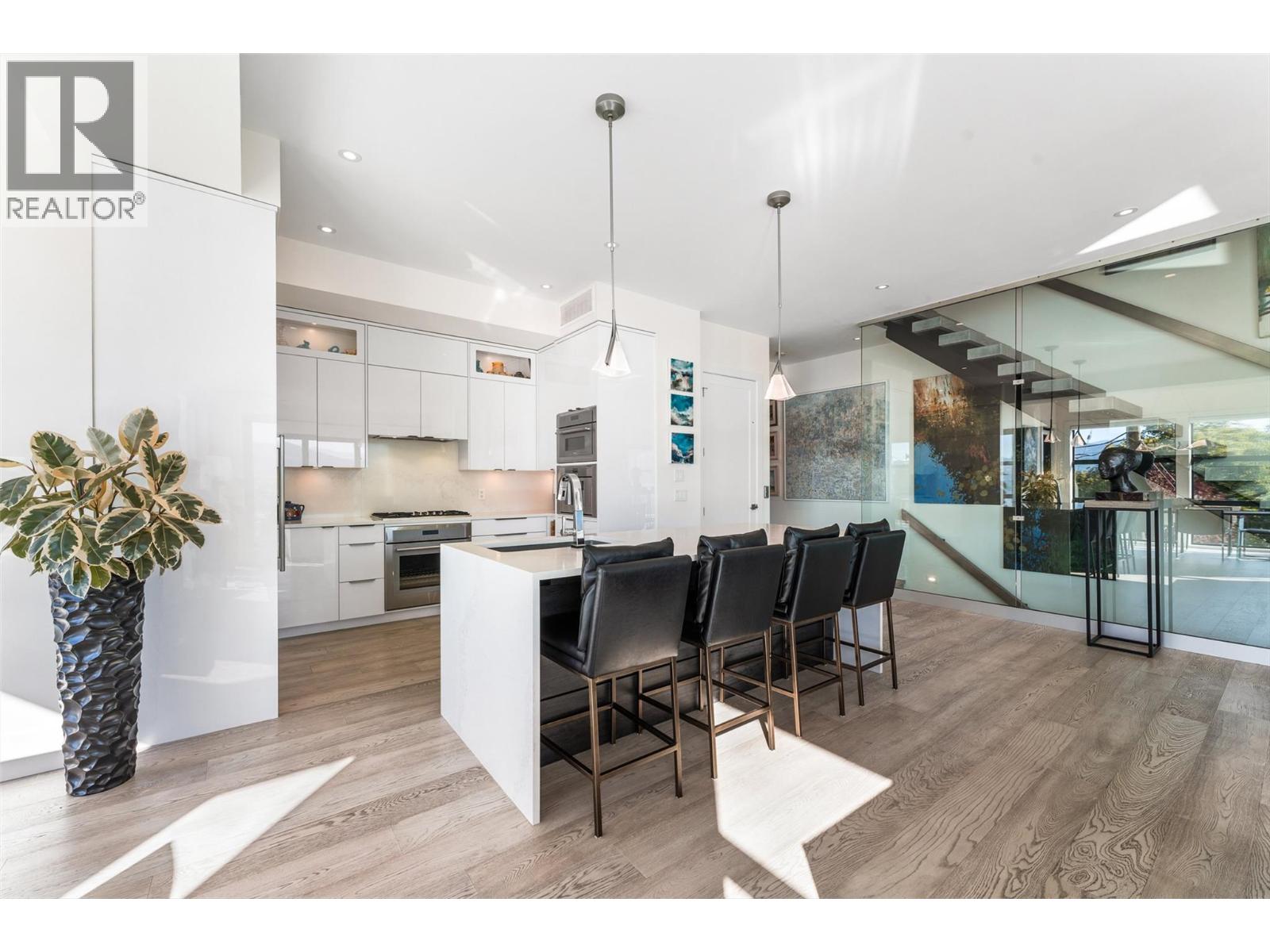 4364 Beach Avenue Unit# 1, Peachland