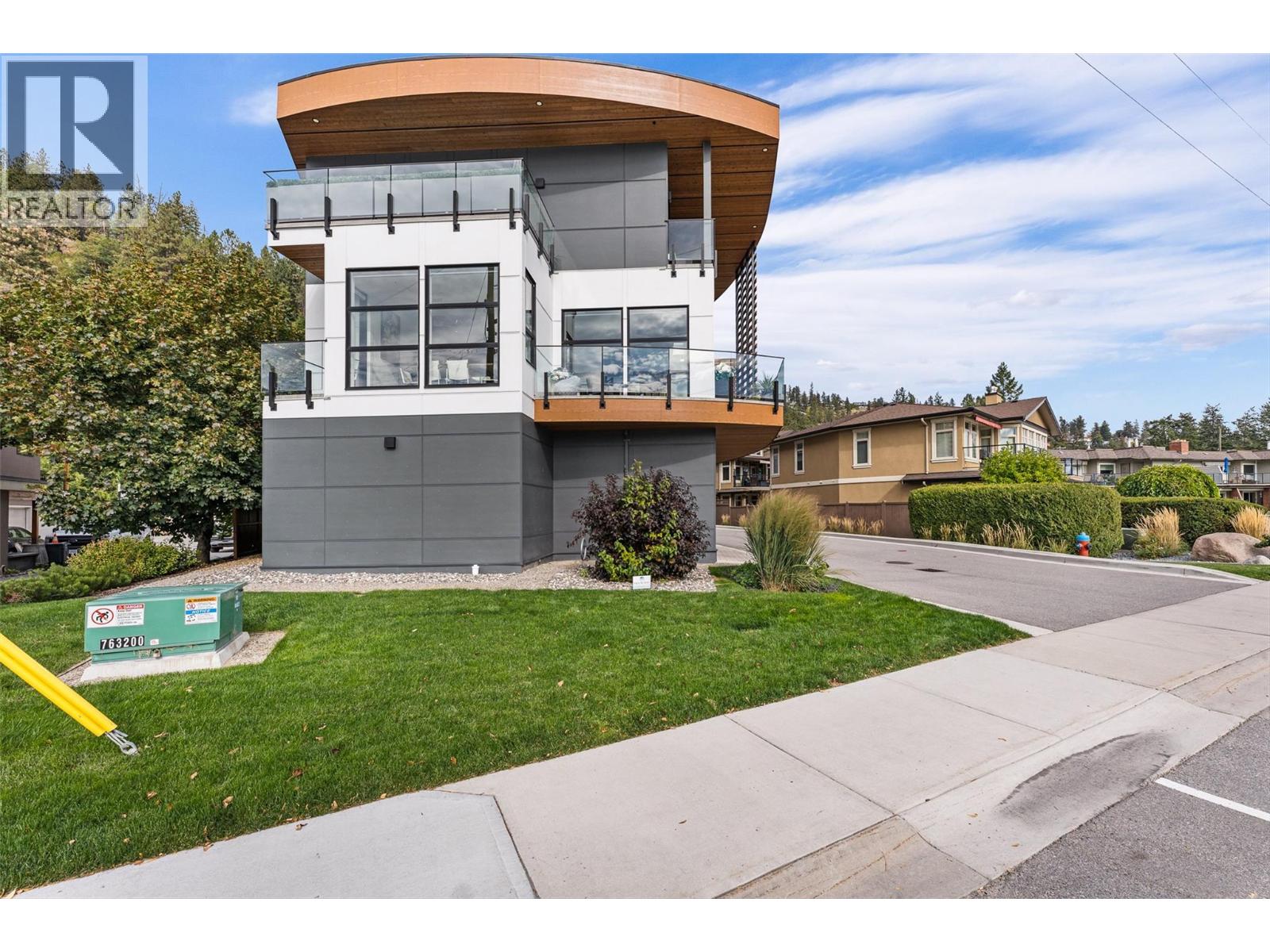 4364 Beach Avenue Unit# 1, Peachland