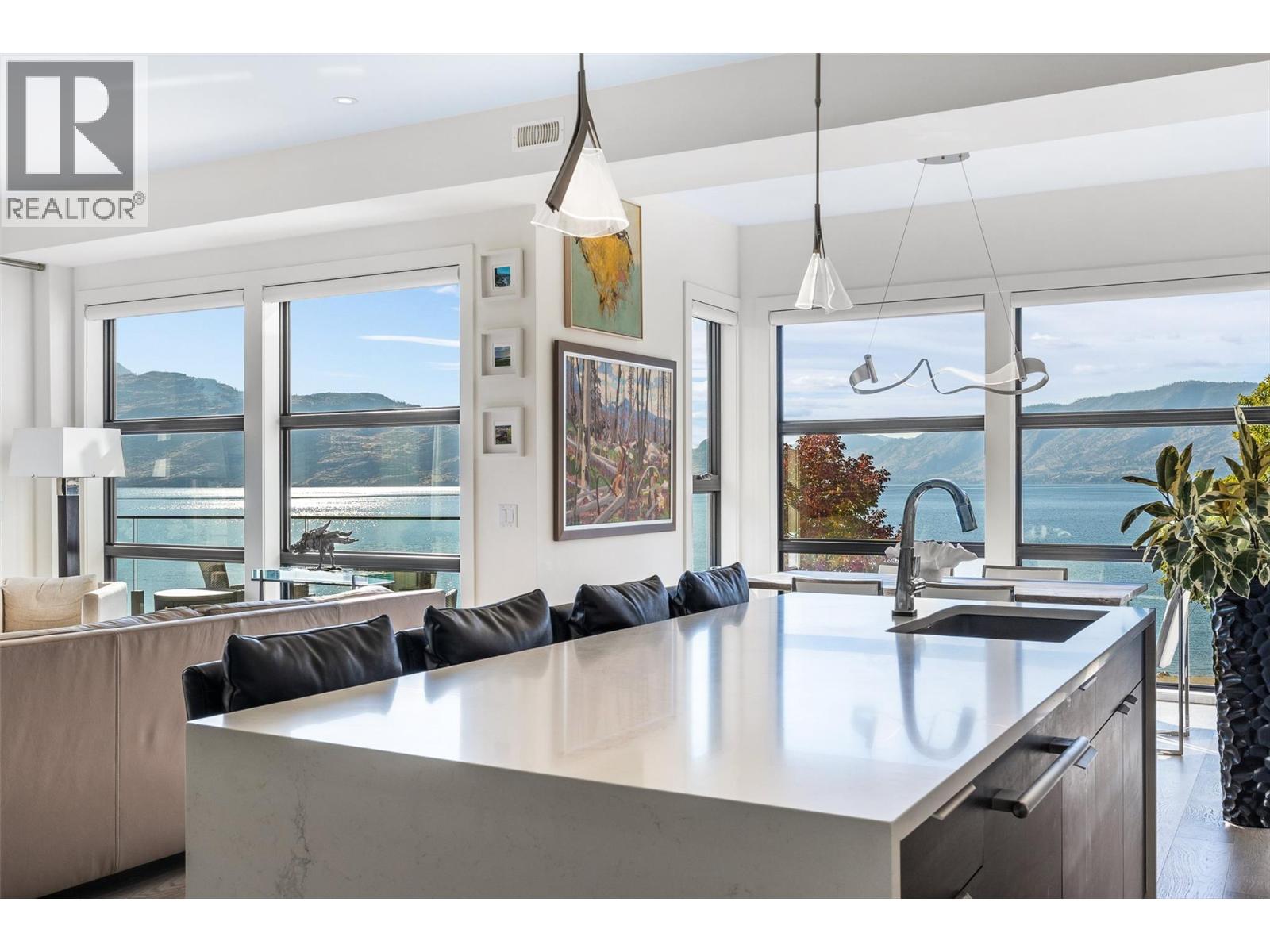 4364 Beach Avenue Unit# 1, Peachland