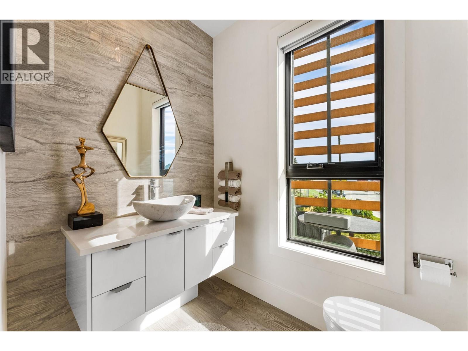 4364 Beach Avenue Unit# 1, Peachland