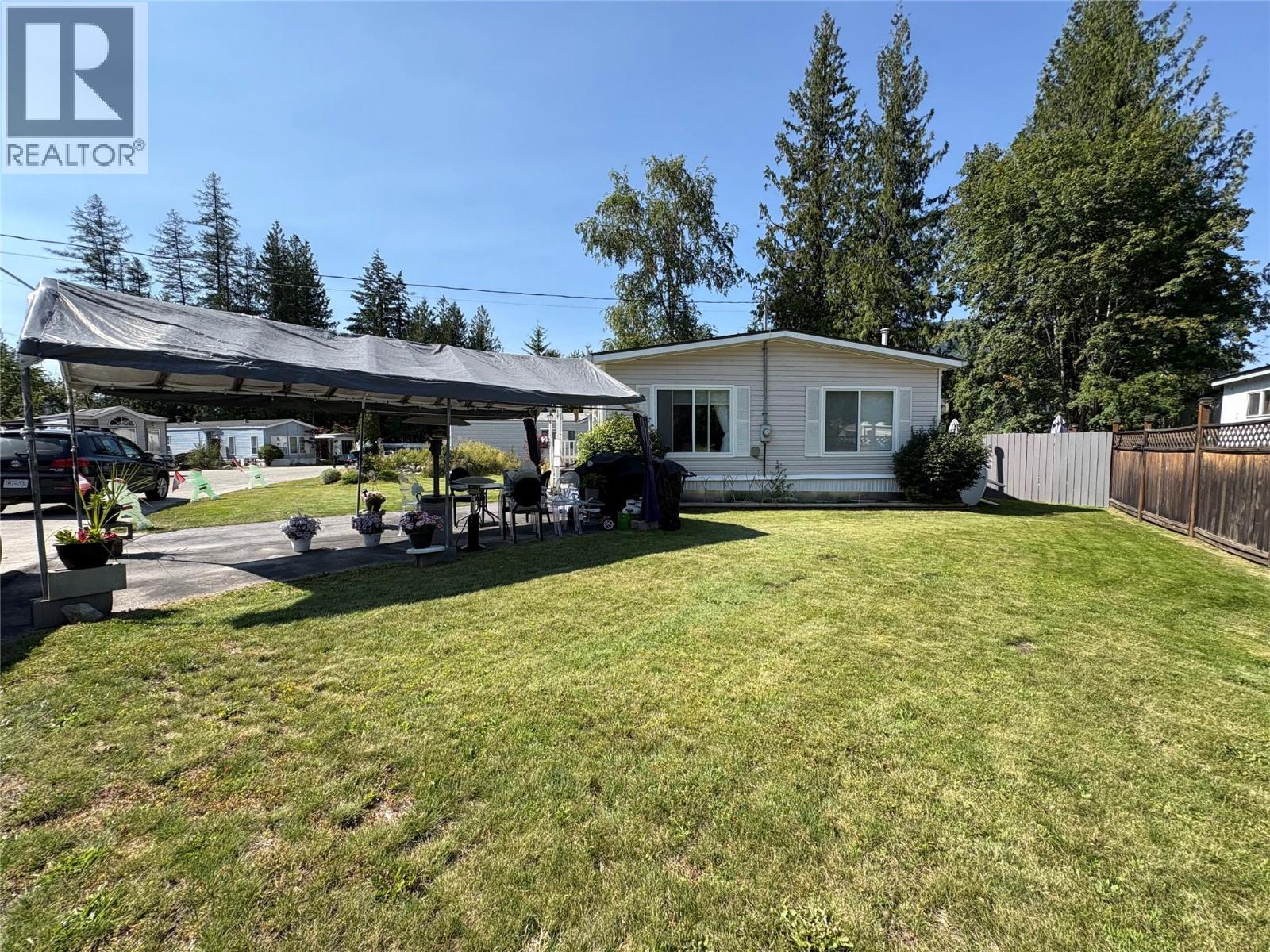 #25 900 Gore Street - 2