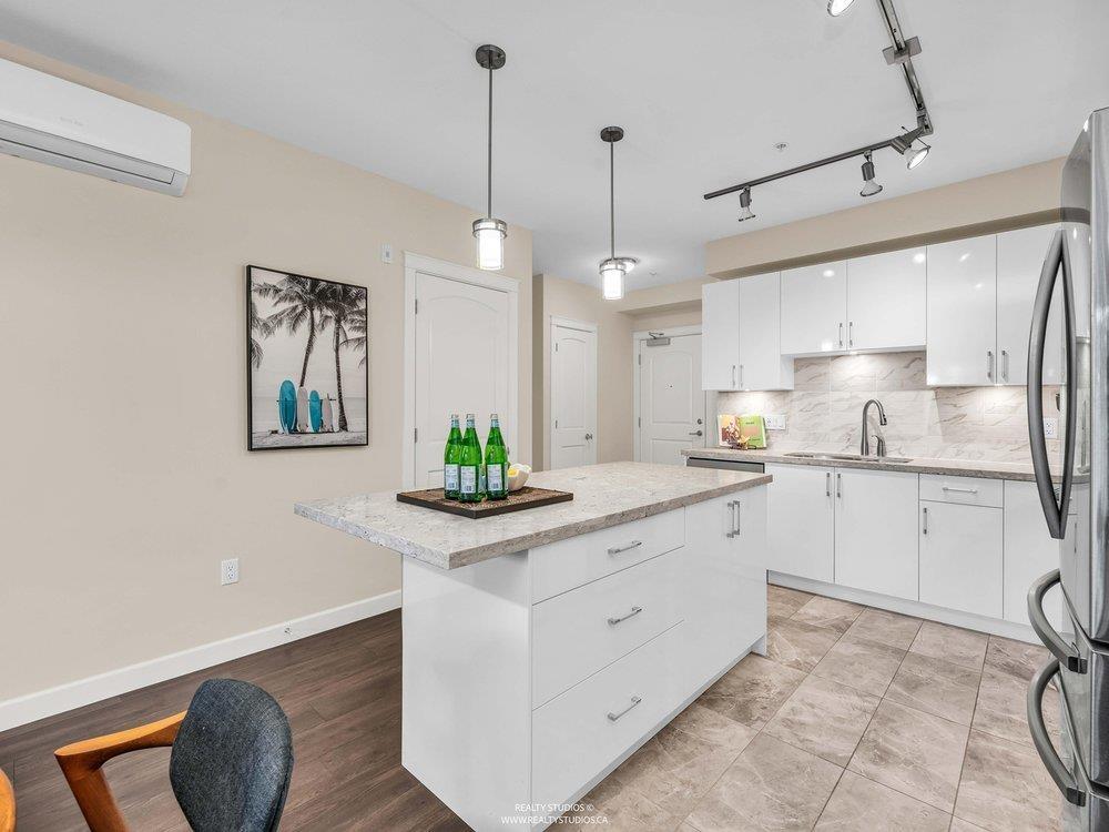 109 14588 MCDOUGALL DRIVE, White Rock