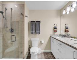 109 14588 Mcdougall Drive, White Rock, BC V4P0H1 Photo 24