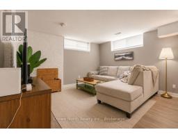 127 Carson Drive, Kitchener, ON N2B2Z4 Photo 35