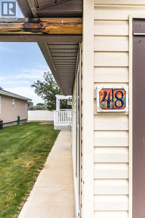 48 Chartwell Place SE - 2