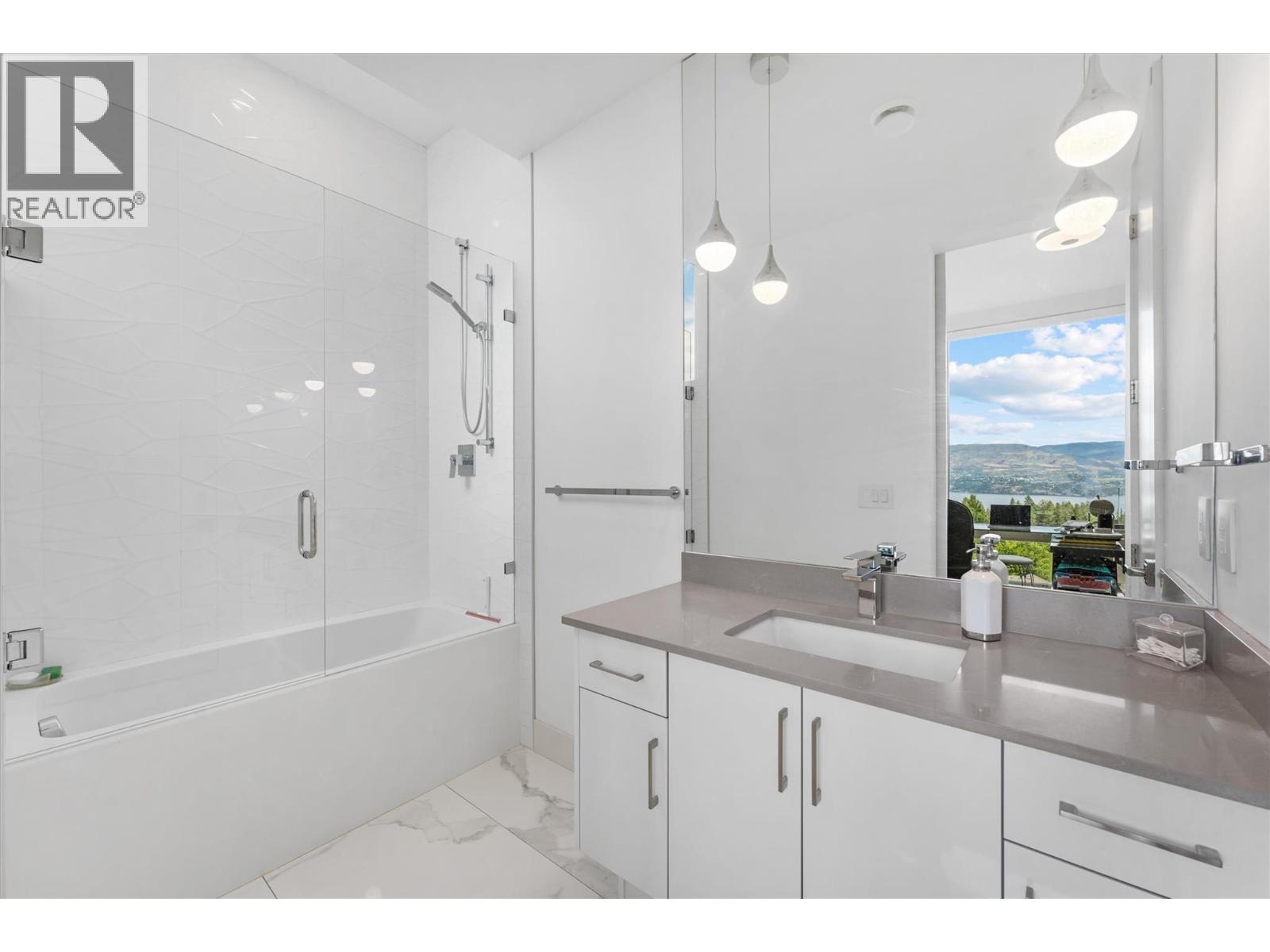 449 Swan Drive, Kelowna