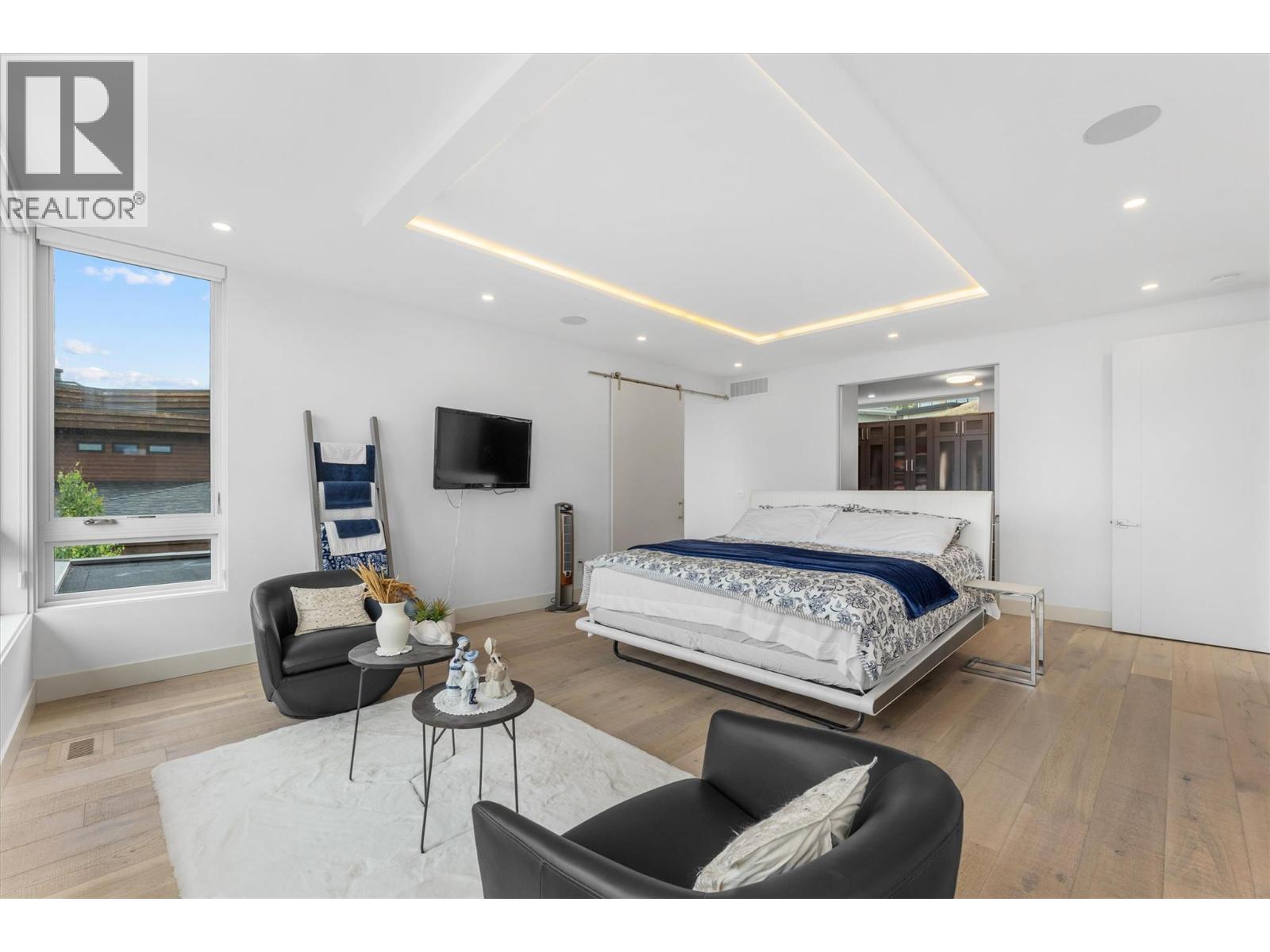 449 Swan Drive, Kelowna
