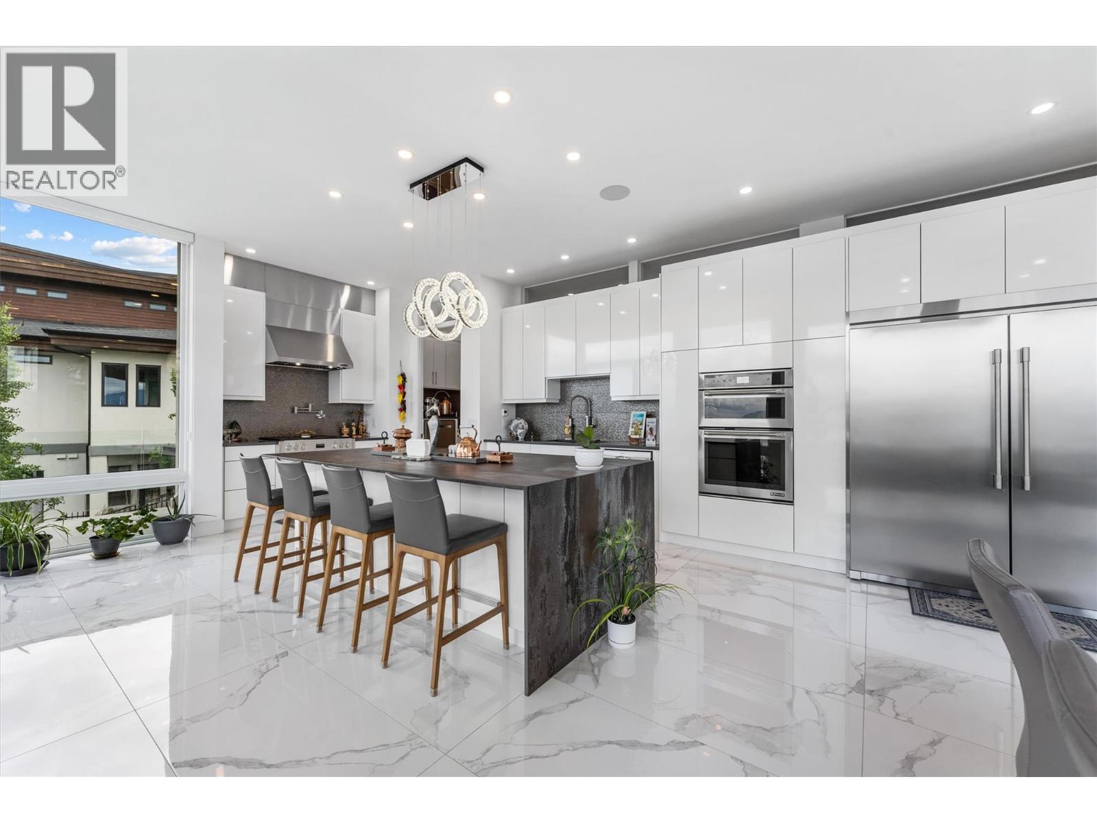 449 Swan Drive, Kelowna