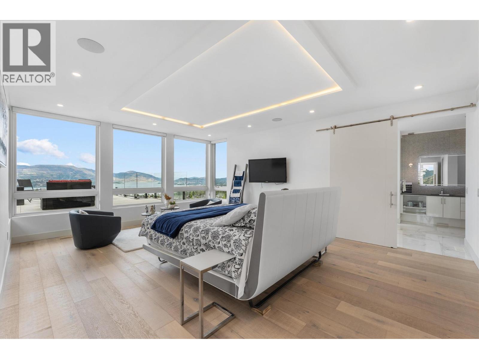 449 Swan Drive, Kelowna