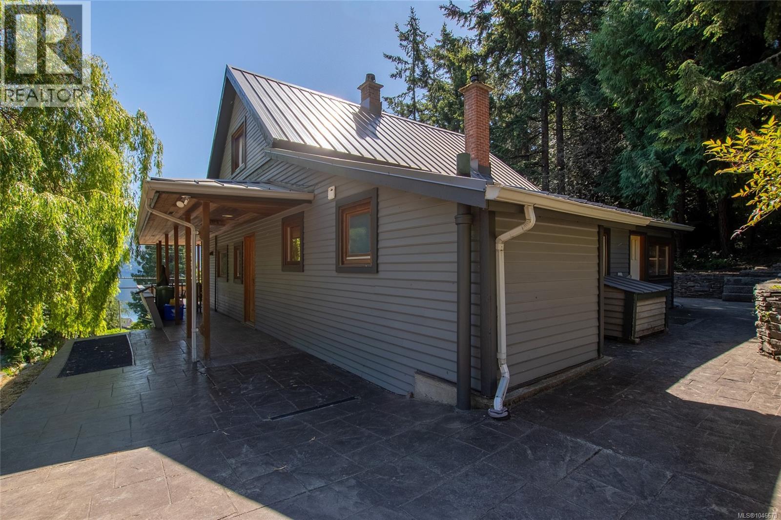 1038 Redcap St - Image 12