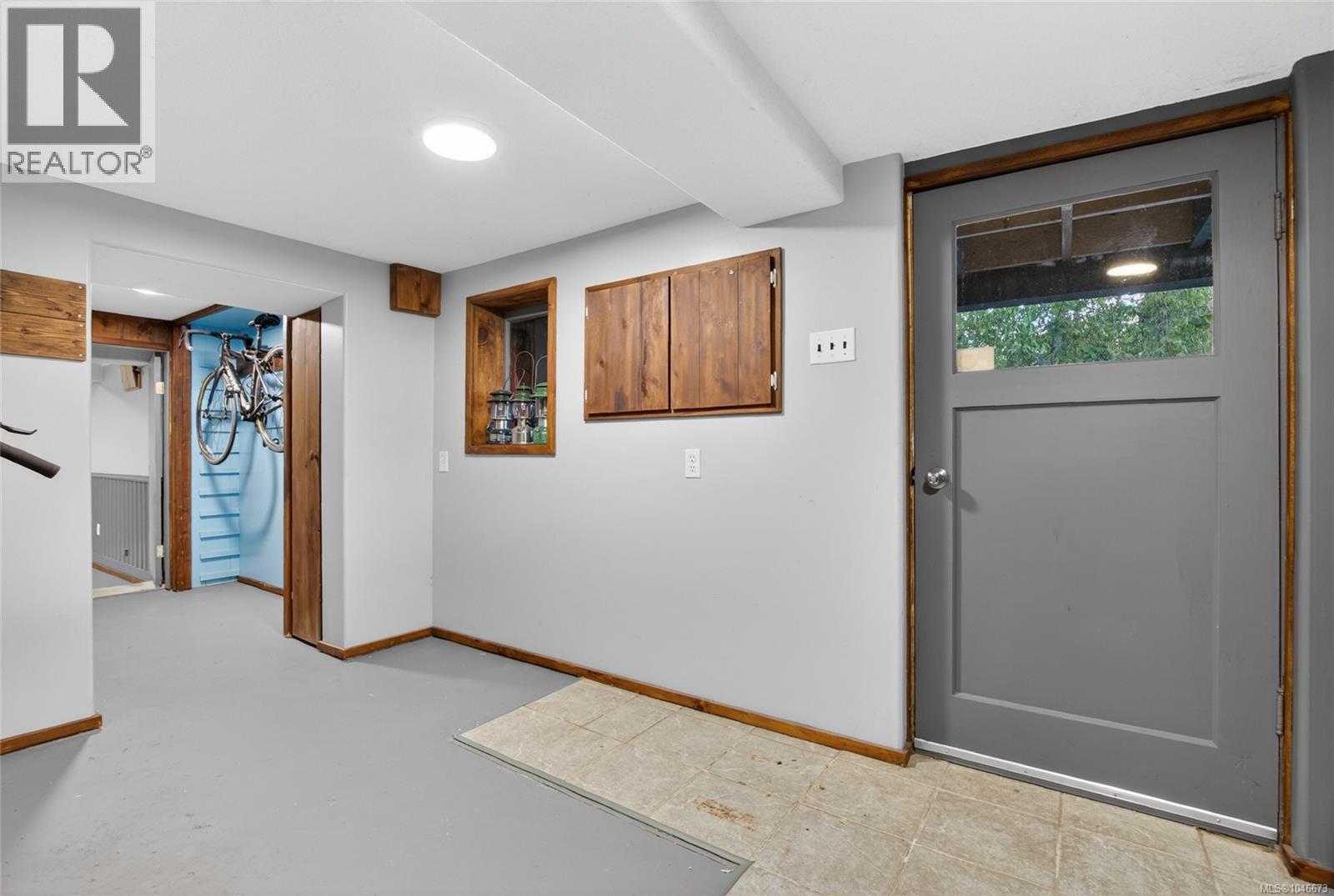 1038 Redcap St - 55