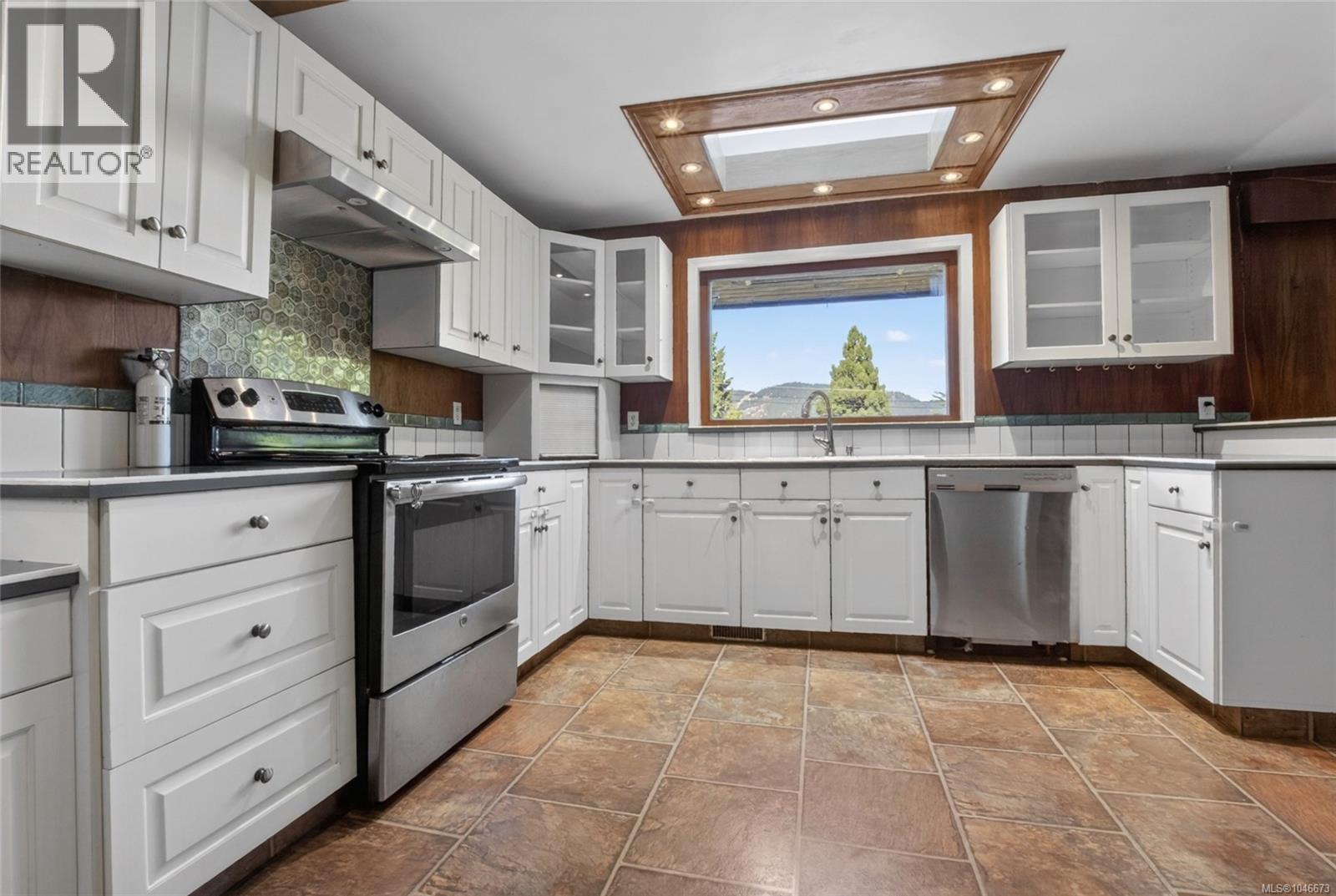 1038 Redcap St - 23